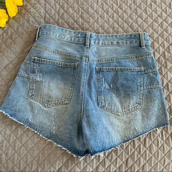 Forever 21 distressed high waisted jeans shorts size 27 NWT - Picture 3 of 6